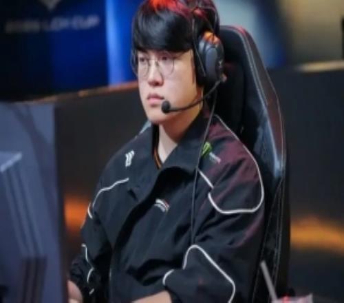 Gumayusi���ֵܽ��õ�ƽ����λ����ʯ��������Bangһ������