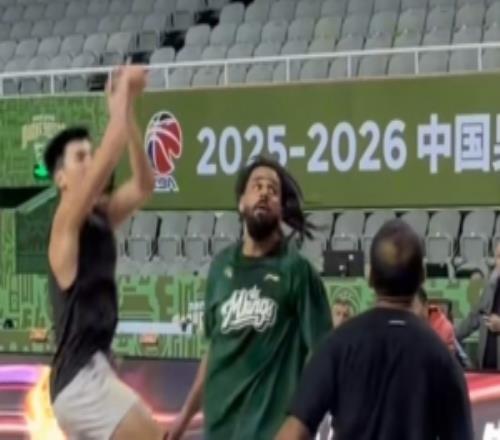 啥水平徐远征：跟J.Cole打球是从未想过的事跟他对位氛围很好