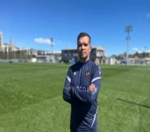 莱万特主帅：我曾经是一名教师，穆里尼奥是我成为教练的榜样