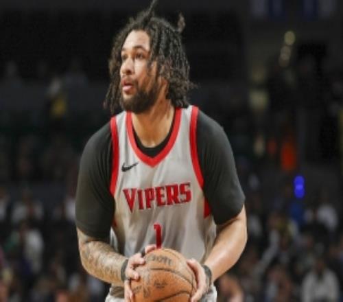 塞拉斯爱将！戴申尼克斯25中10空砍35分10板8助三分6中0