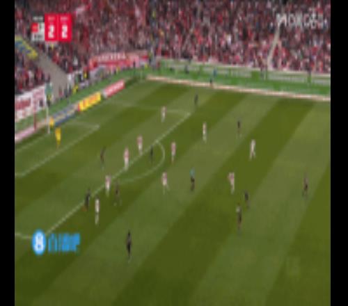 拜仁让二追三！卡尔补时第9分钟破门绝杀，激情脱衣庆祝！