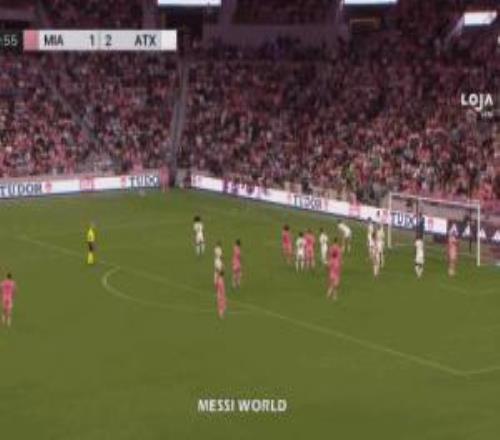 怪突然的苏牙进球前还在跟场边比划，扭过头来拔脚就射扳平