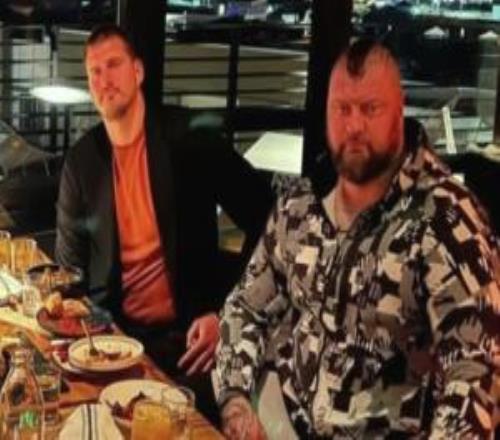 试试就逝世球迷嘲笑约基奇被身后的约基奇哥哥当场教训