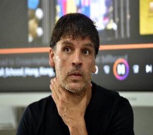 Ī����˹�������ֻ���Աû���Ը������ҪΪ����ƴ�����һ��