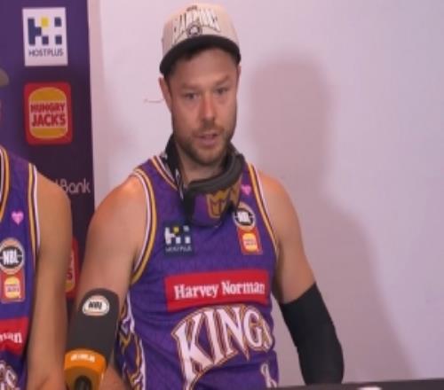 ��ϲ������ά����ͬʱ�õ�NBL��NBA�ܹھ���ʷ������