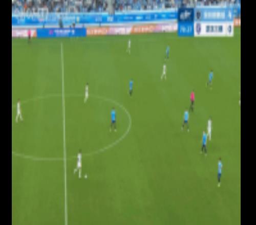 扳回一球！卡迪斯倒地做球，贝维斯禁区内抽射攻破新鹏城球门