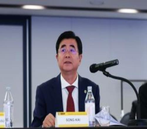 中国足协官方：主席宋凯当选新一届东亚足联主席，霍启山任副主席