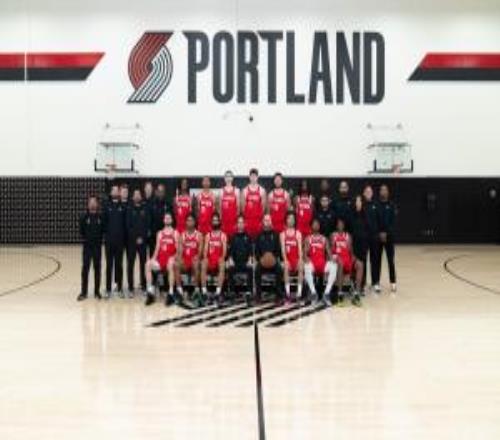 撕裂之城混音晒202526赛季全家福：C乐福库克在列小杨没在