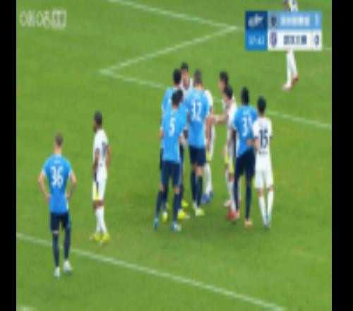 新鹏城扩大领先！戴伟浚角球直接助攻本科维奇头球破门