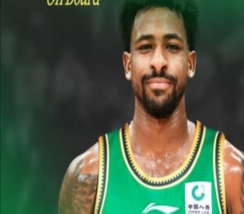 媒体人：辽篮昨晚做出裁掉布罗金顿的决定后者今早已经离开球队