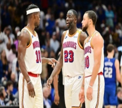 库里：曾觉得自己无所不能但队友倒下我却无能为力这让人沮丧