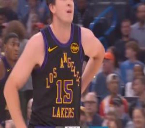 兽医啊！里夫斯对雷霆第一节就受伤了但还打了27分钟！