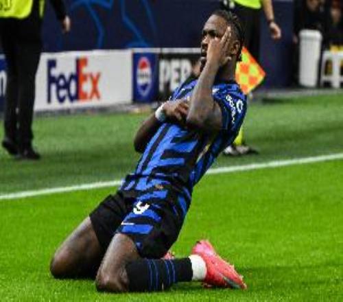 ��׵����������������5�򣡹�����ʷ�ѵ�9��������������5��