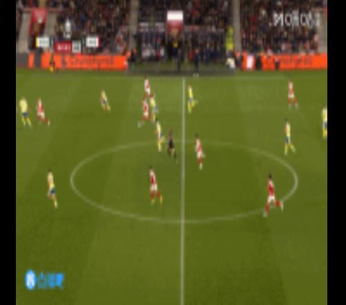 前英超裁判:马丁内利为快开任意球推搡裁判,他应该拿红牌