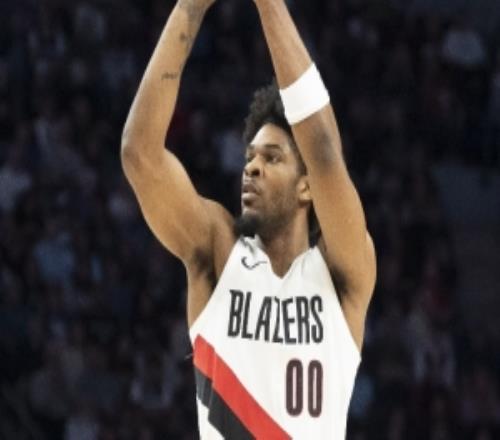 你俩都打得不错！亨德森砍下18分3板3助塞布尔拿到14分3助5断