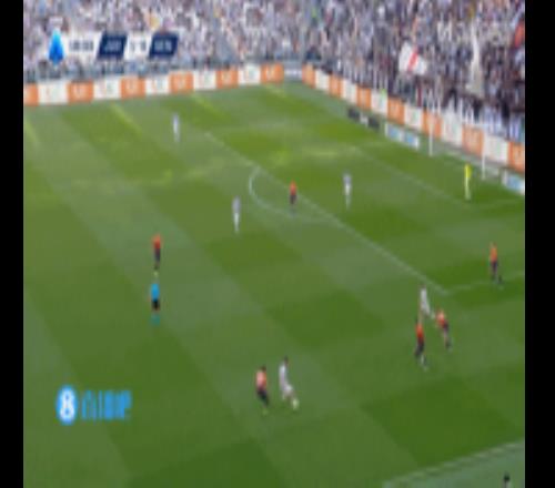 尤文20领先！小孔塞桑倒三角传球，麦肯尼包抄推射破门