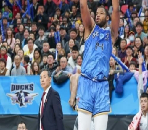 媒体人：许利民纵有千般不是也轮不到斯佩尔曼指着鼻子喷