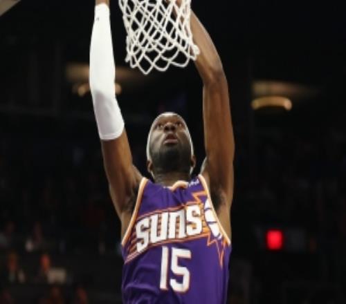 内线很强硬！马威半场5中4&罚球4中4砍12分抢3前场板&3抢断