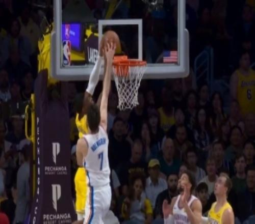 很强硬！肯纳德送抛传八村塁空接隔扣切特打进还要加罚