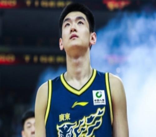 22分8板！王洪泽：感谢杜锋指导给我那么多机会上场未来会更努力