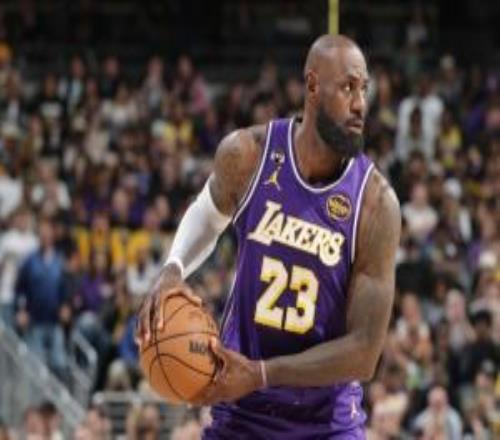 詹姆斯：自对阵活塞后一直受手部伤势困扰今天又有所加重了