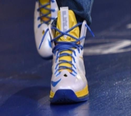 �¾��ϵ��֣���������볡ʱ����ղķ˹����սѥLeBron10