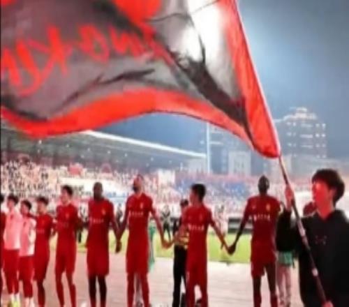 ͭ����������������������ȫ���������ڳ���������һͬ��ףʤ��