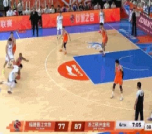 攻防一体！邹阳补防大帽李悦洲直接反击暴扣打停浙江