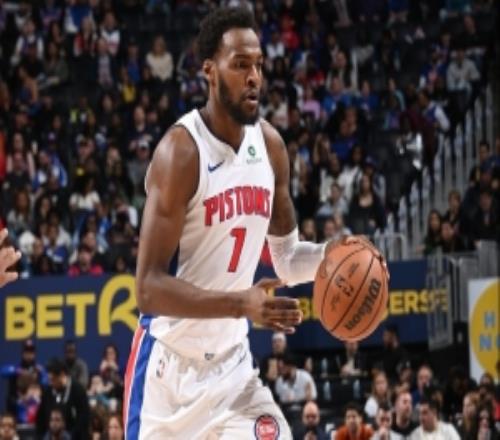 你可真是打嗨了！保罗里德首节不到8分钟5投全中砍下14分！