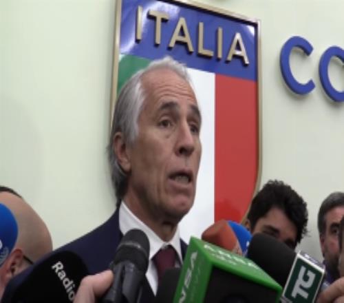 �����꣺���˷ܱ��������Ϊ��Э��ϯ��ѡ�����һ����Щһ����ͬ