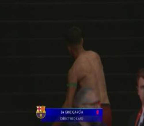 犯规染红！埃里克加西亚离场后怒摔球衣
