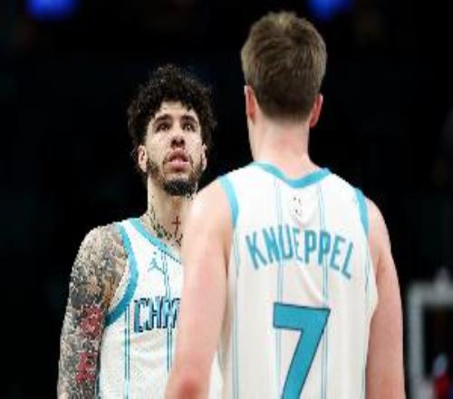 詹姆斯：黄蜂最近几个月状态出色他们开始享受在一起打球