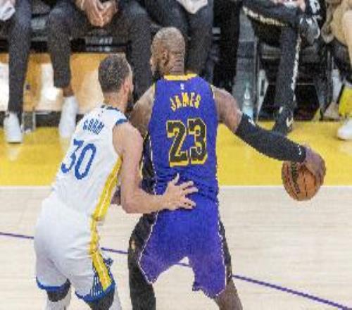 湖人自媒体：38岁库里在附加赛被淘汰38岁LBJ在季后赛淘汰库里