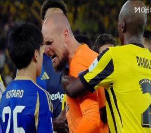 裁判专家认为马宁漏判红牌：日本球员踢门将头部，属于严重犯规