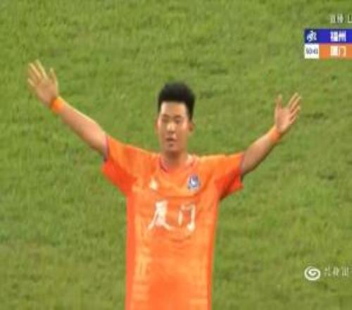 厦门队20领先福州队！角球机会江泽源力压门将和后卫头槌破门