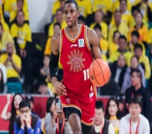 今天状态很棒！迪亚洛首节5分钟5中5怒轰13分5板2助2断！