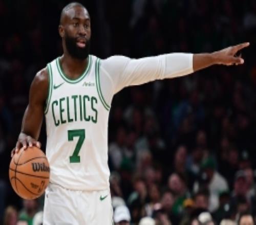 32分创队史季后赛揭幕战净胜分纪录！布朗：这为系列赛奠定了基调