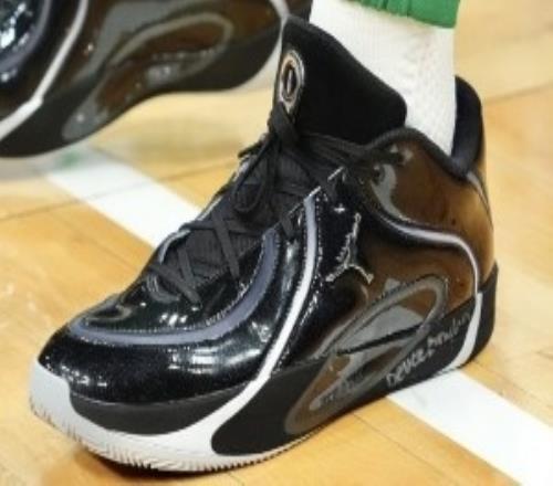 塔图姆今日上脚Tatum4PE球鞋！以其1966年的经典野马座驾为灵感