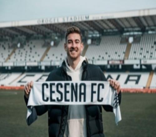 切塞纳门将小克林斯曼在比赛中受伤颈椎骨折，他是克林斯曼的儿子