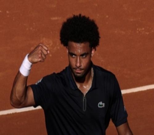 菲斯20击败卢布列夫，夺得ATP500巴塞罗那冠军