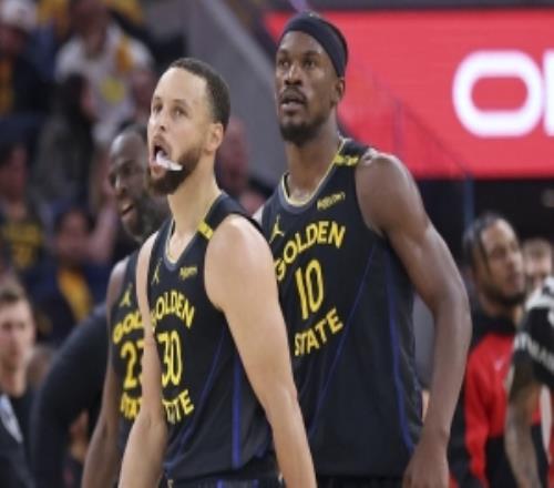 库里谈首次穿巴特勒球鞋：第一次穿非UA球鞋想给巴特勒惊喜