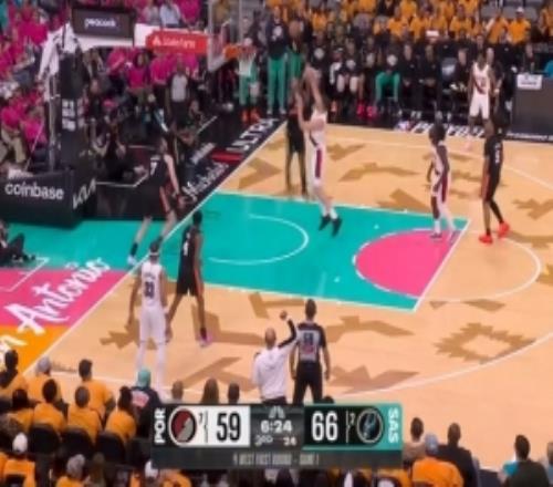 打得太难受了！克林根篮下强攻被科内特&瓦塞尔连续大帽！