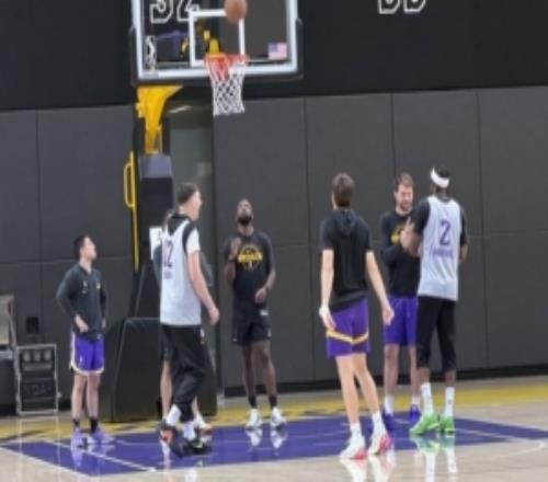 雷迪克：东契奇回归球队感觉非常好全队都在对我们很有益