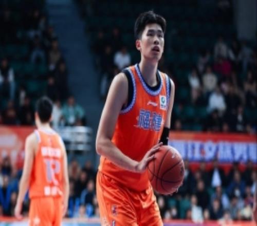 生涯总得分超2000分！邹阳：继续前进期待下一个节点