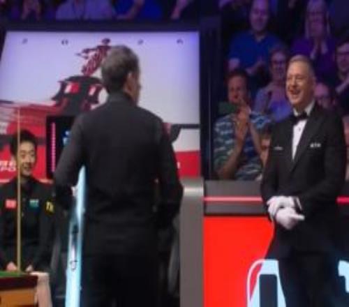 火老师要1打3奥沙利文入场走错球台，逗笑吴宜泽和雷佩凡