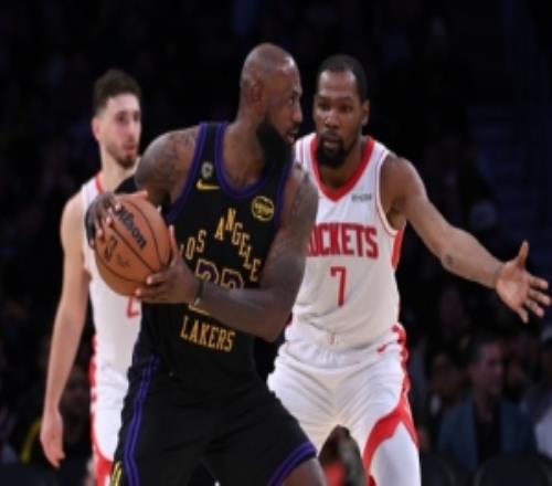 键盘侠球迷被打服管詹姆斯叫爸爸！KD一被包夹&其他人尿裤子拉稀