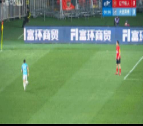 英博定位球机会！马马杜头球击中横梁，阿利米补射打高