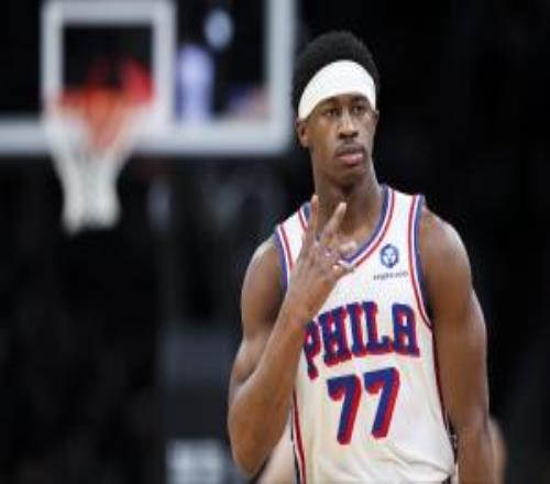 埃奇库姆在季后赛单场得到30分两双自2009年的罗斯后新秀首人