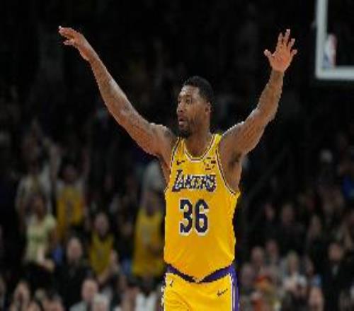 云泥之别！湖人三分28中13&命中率46.4%火箭29中7&命中率24.1%