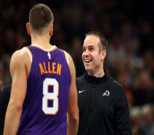 左腿筋拉伤！奥特：阿伦恢复进度稳步向好今天全程参加了训练